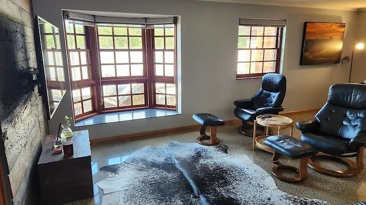 The Montrose Apartment モントビル